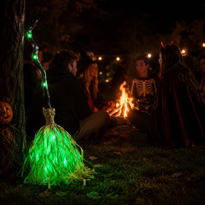 Turbo Cables – Motion Activated Halloween Broom Light